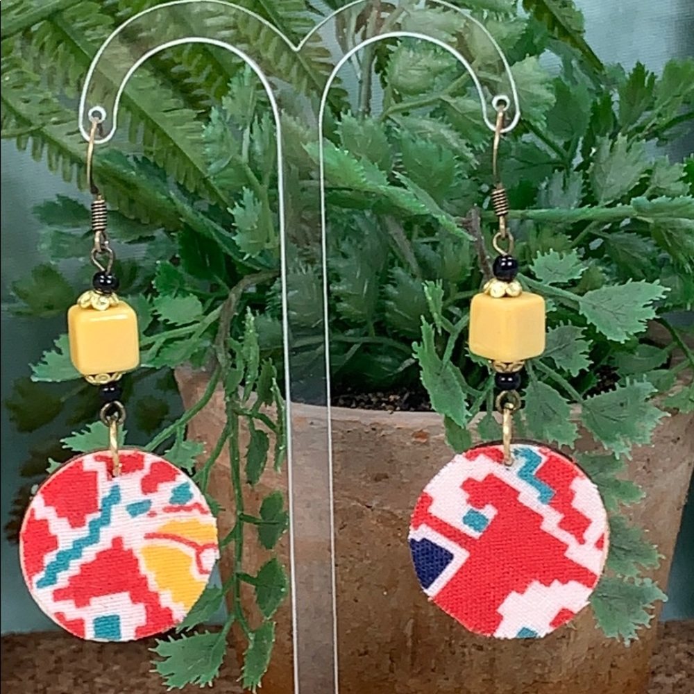 ⭐️🌸Adorned Crown vintage fabric wood disc lightweight earrings red yellow